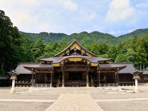 Yahiko Shrine