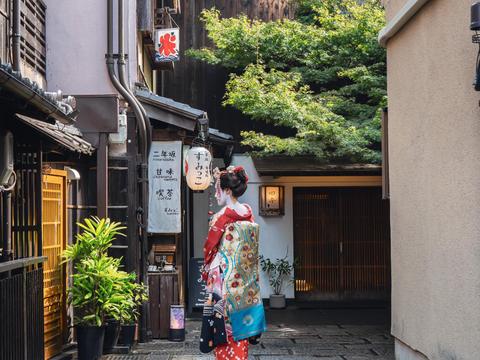 Maiko Transition Studio Shiki 