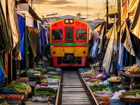 Maeklong Railway Market