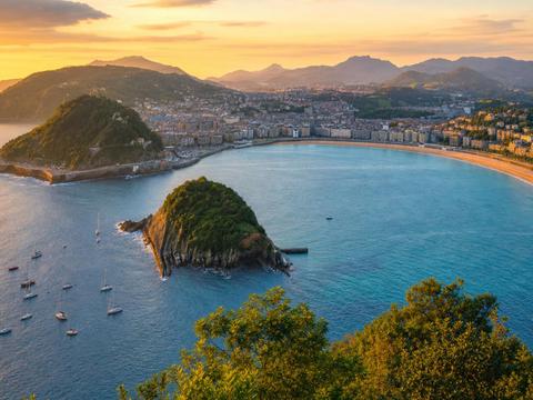 La Concha Beach (San Sebastián)