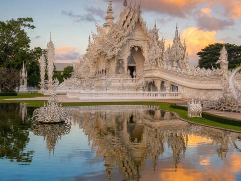 Wat Rong Khun (White Temple)