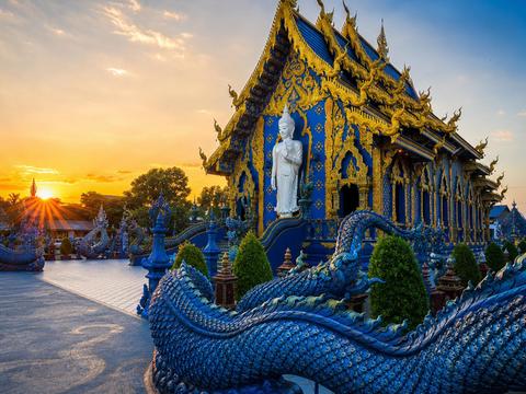 Wat Rong Suea Ten (Blue Temple)