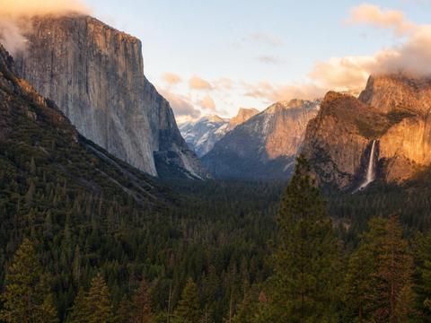 Tunnel View
