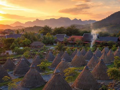 Whisky Village (Ban Xang Hai)