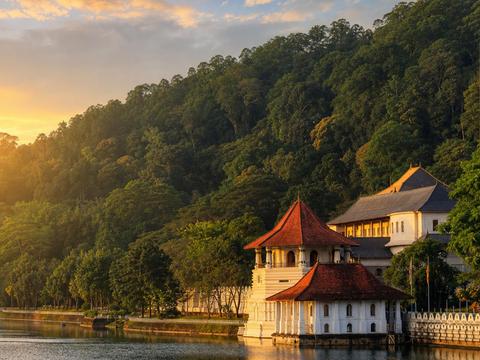 Kandy Lake