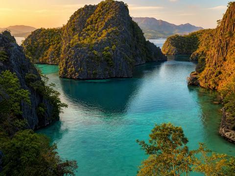 Kayangan Lake