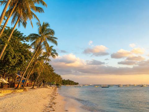 Alona Beach