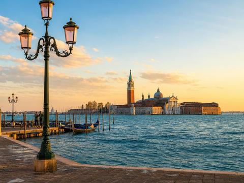 Riva degli Schiavoni (San Giorgio view)