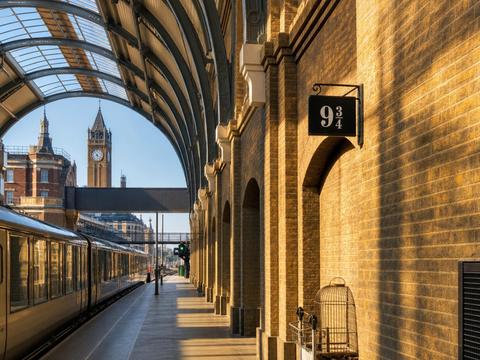 Platform 9 3/4 (King's Cross)