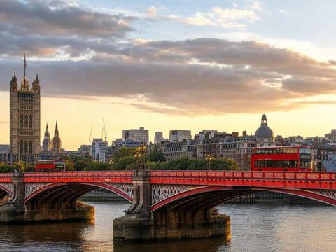 Lambeth Bridge