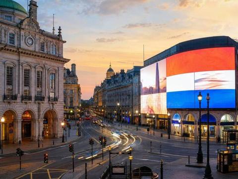 Piccadilly Circus